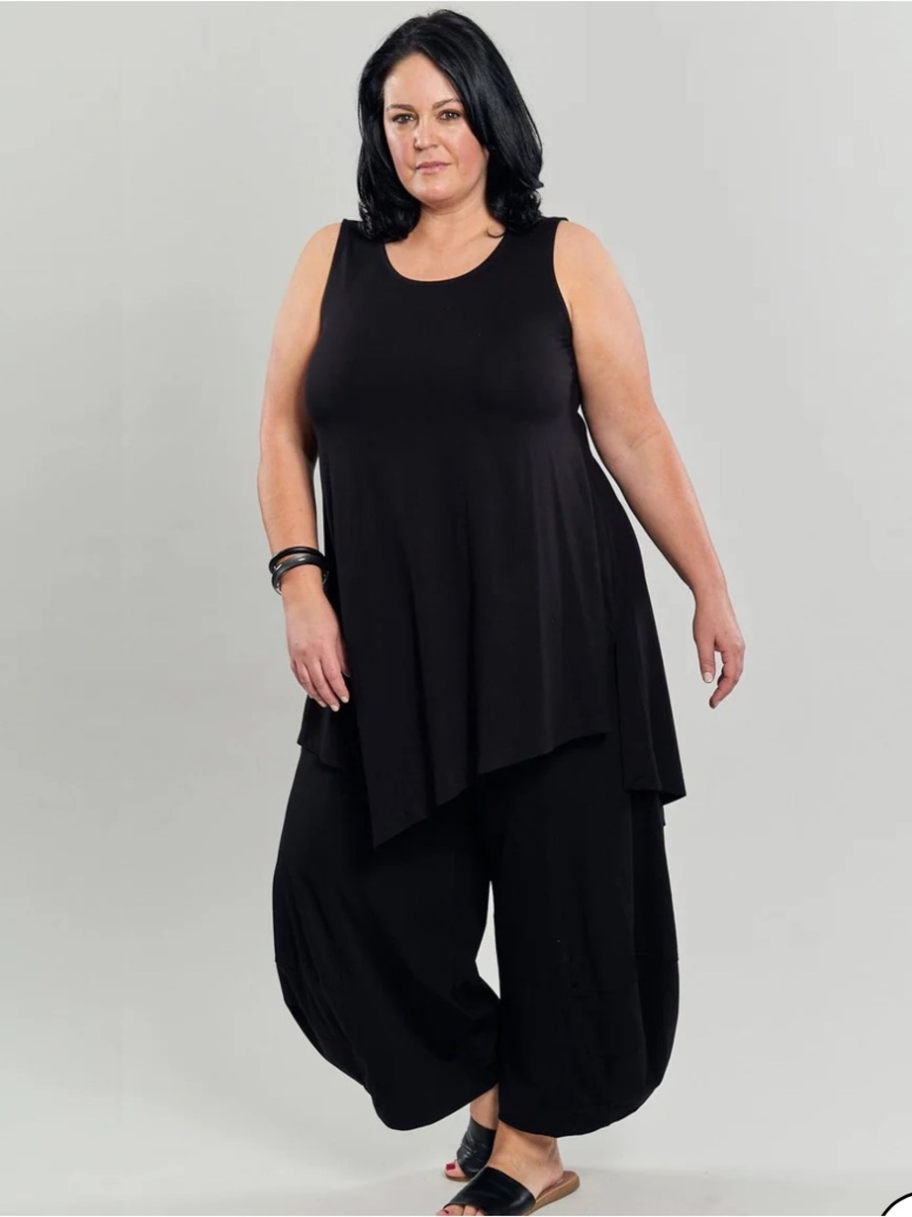 NWT Alembika Ani Black Asymmetrical Sleeveless Tunic Top 2X Israel